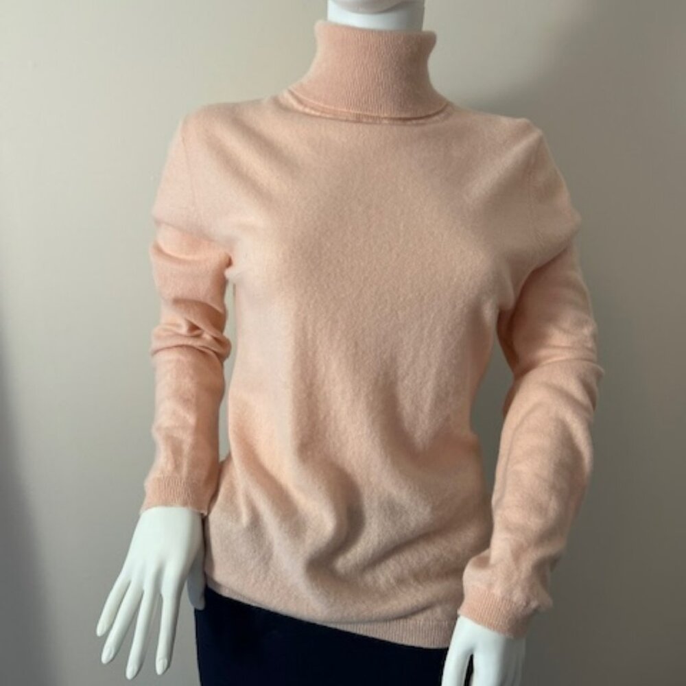 Garnet Hill Soft Pink Cashmere Turtleneck Sweater, size Large